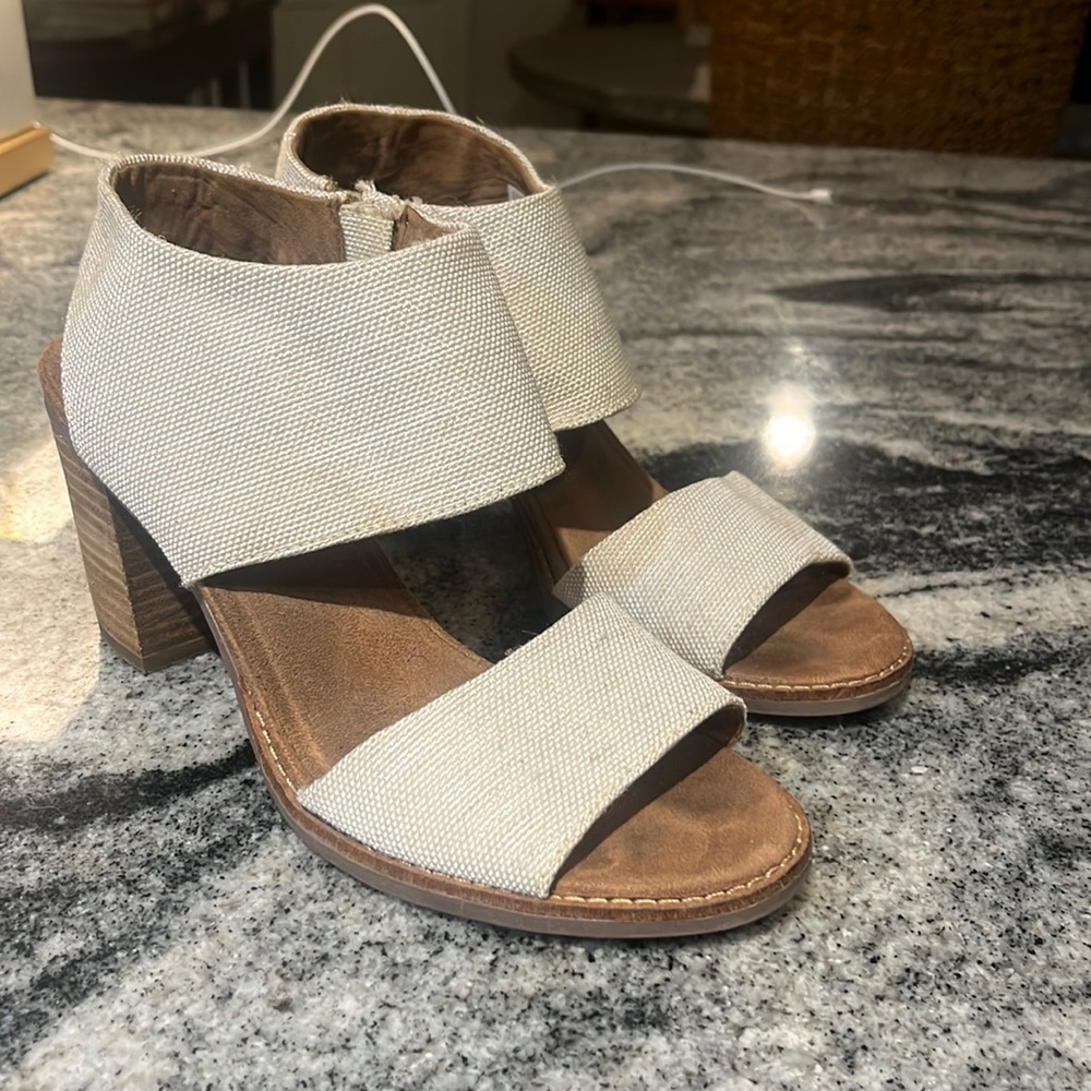 TOMS shoes